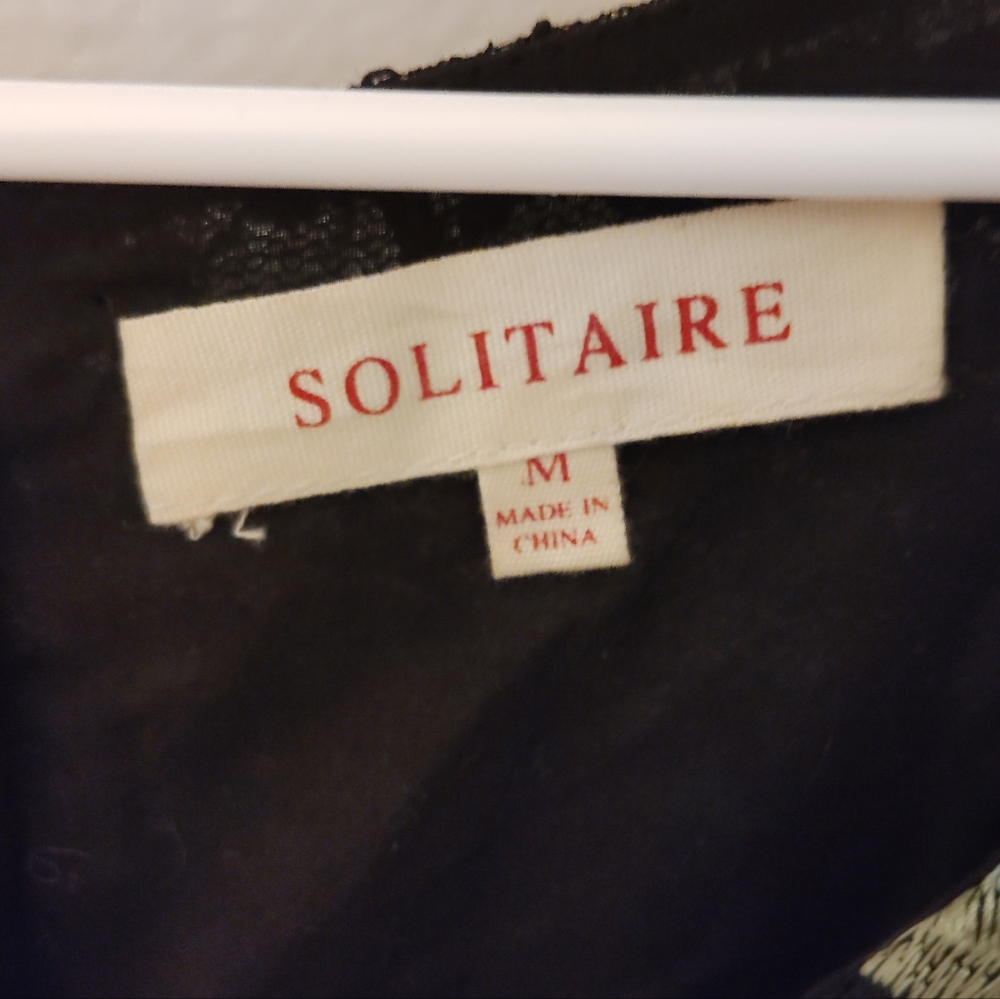 🦋Solitaire Black Floral Embroidered Blouse - Picture 2 of 6